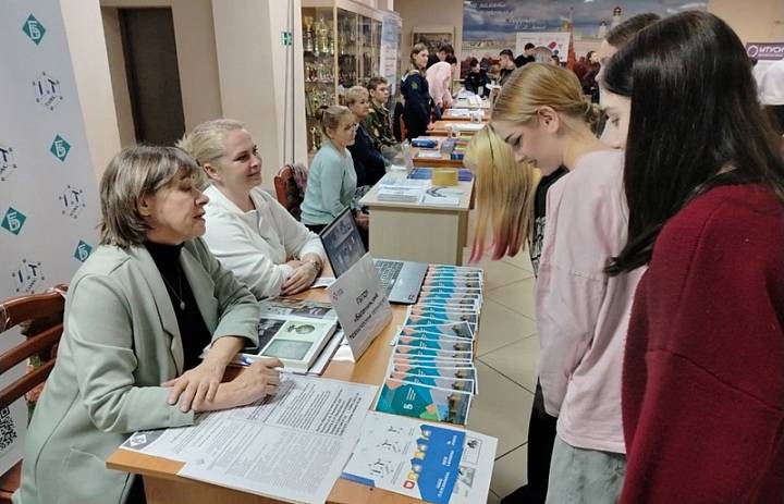 На профориентационной выставке 2025